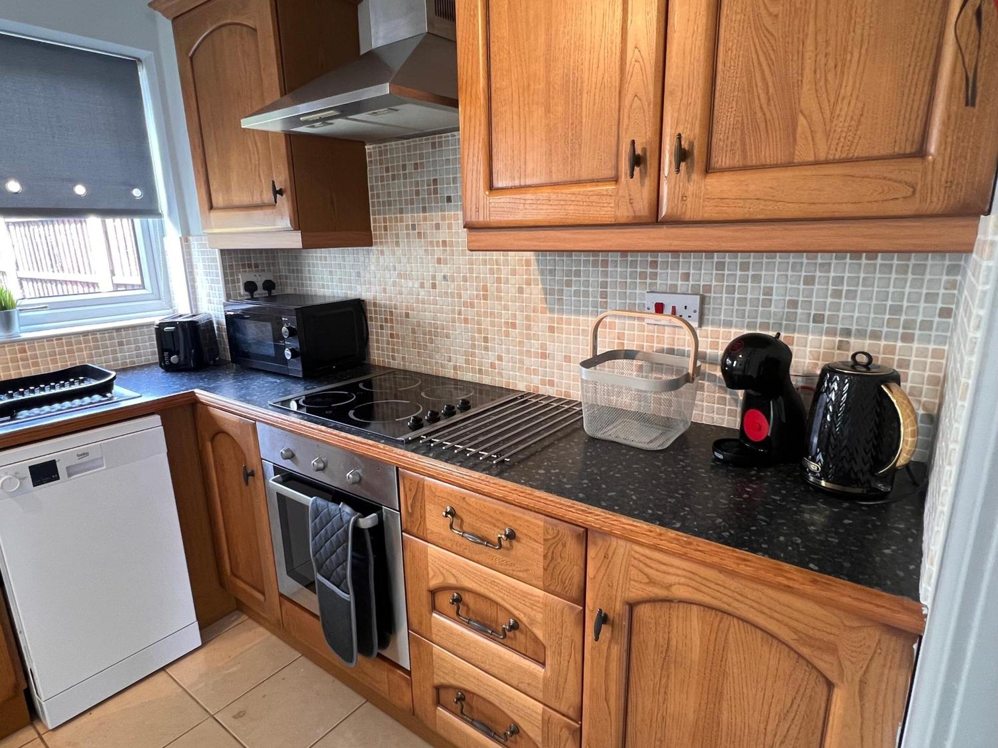 Contractors Or Family House - M1 Nottingham - Ikea Retail Park - Catkin Drive - 2 Bed Home With Driveway, Private Garden, Sleeps 4 - Tv'S In All Rooms Giltbrook Dış mekan fotoğraf