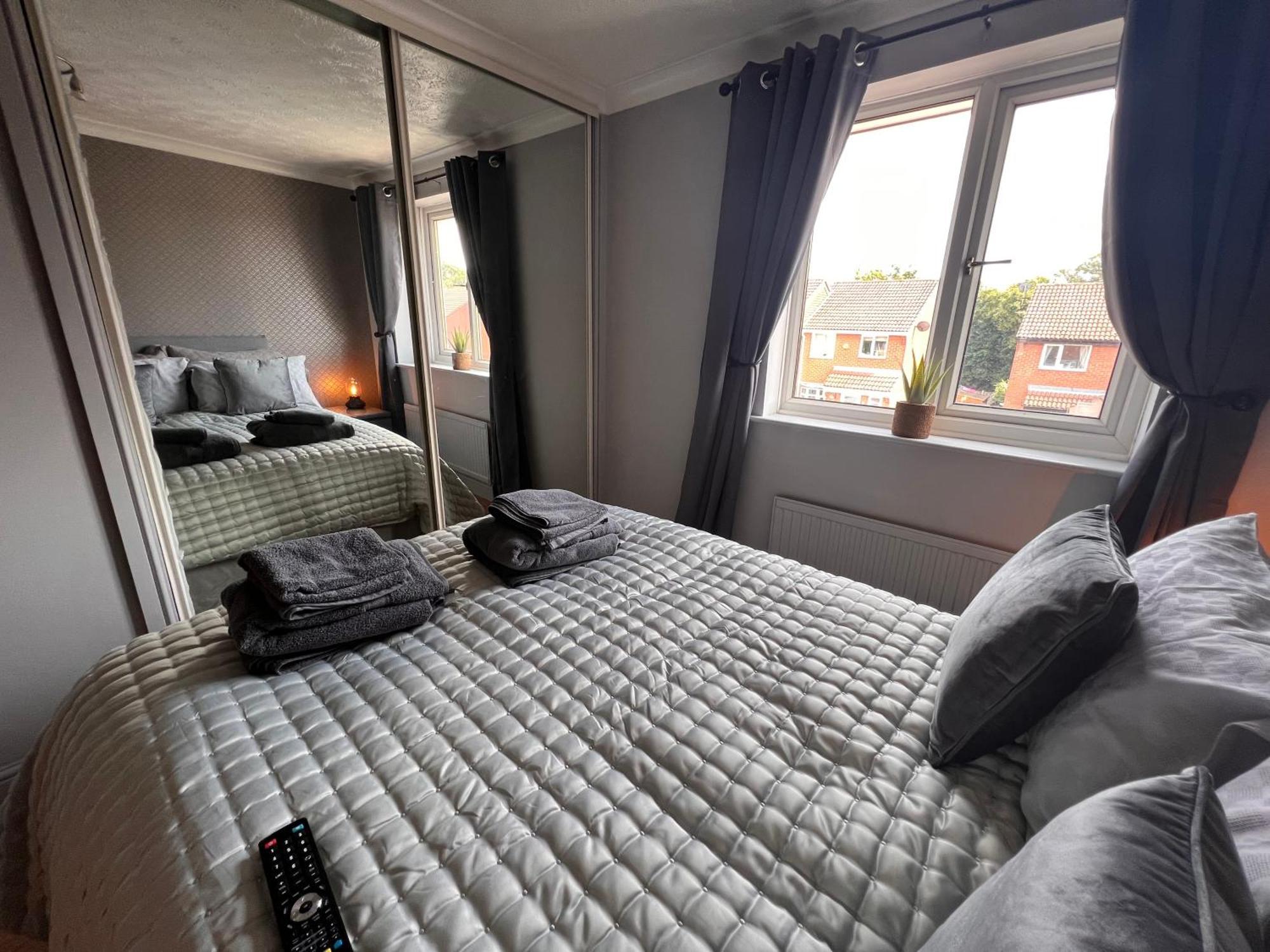 Contractors Or Family House - M1 Nottingham - Ikea Retail Park - Catkin Drive - 2 Bed Home With Driveway, Private Garden, Sleeps 4 - Tv'S In All Rooms Giltbrook Dış mekan fotoğraf