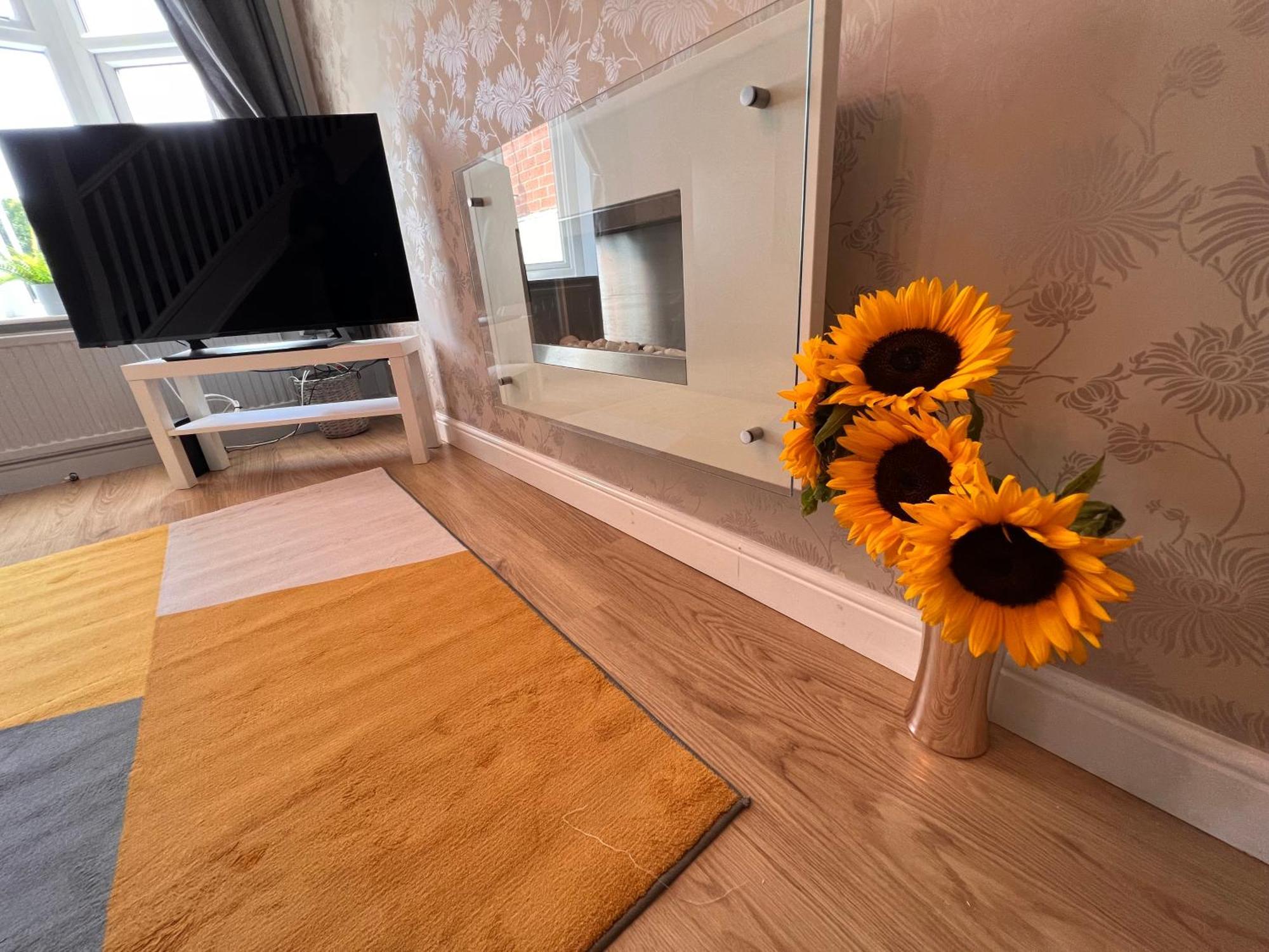 Contractors Or Family House - M1 Nottingham - Ikea Retail Park - Catkin Drive - 2 Bed Home With Driveway, Private Garden, Sleeps 4 - Tv'S In All Rooms Giltbrook Dış mekan fotoğraf
