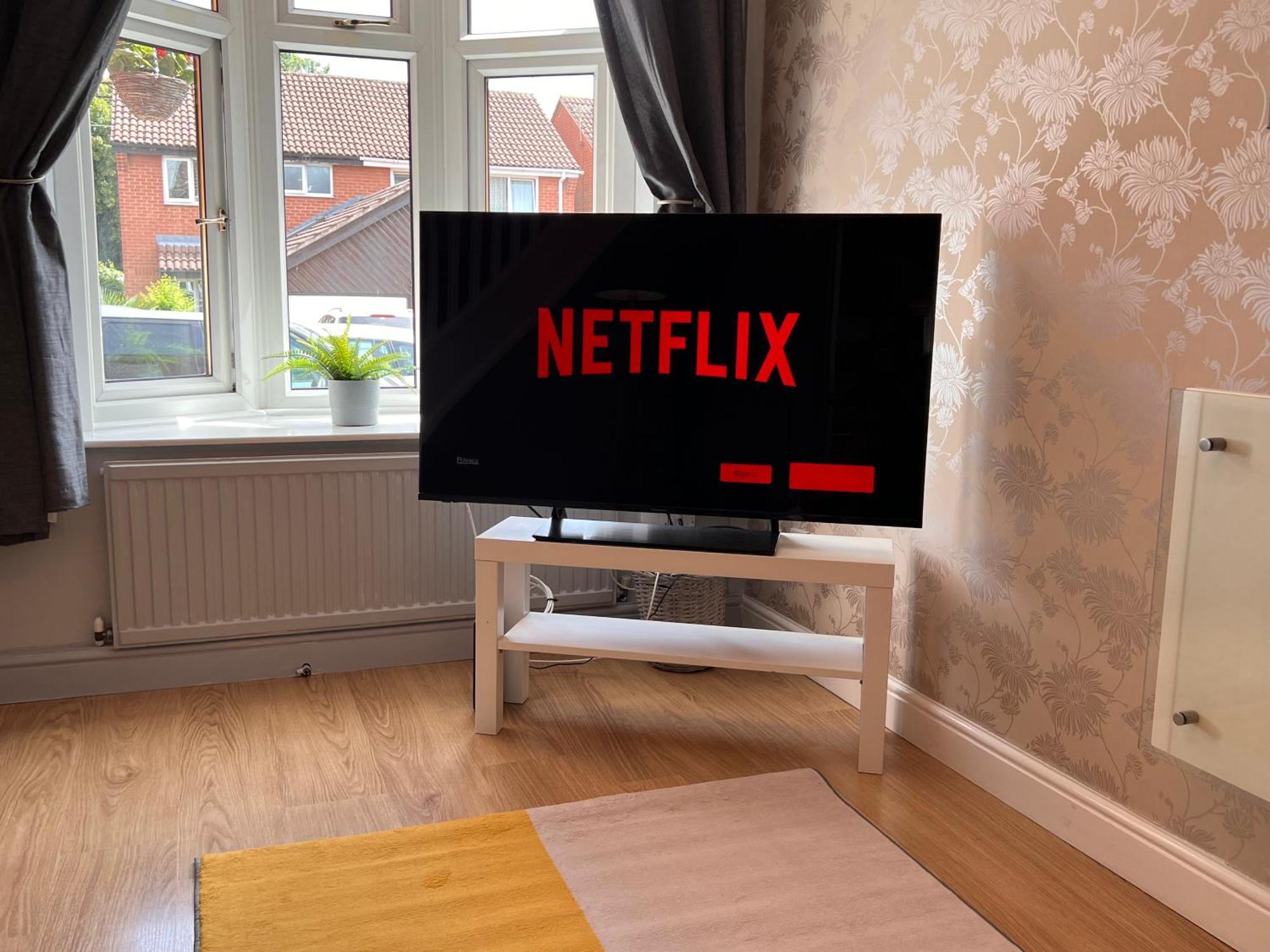 Contractors Or Family House - M1 Nottingham - Ikea Retail Park - Catkin Drive - 2 Bed Home With Driveway, Private Garden, Sleeps 4 - Tv'S In All Rooms Giltbrook Dış mekan fotoğraf