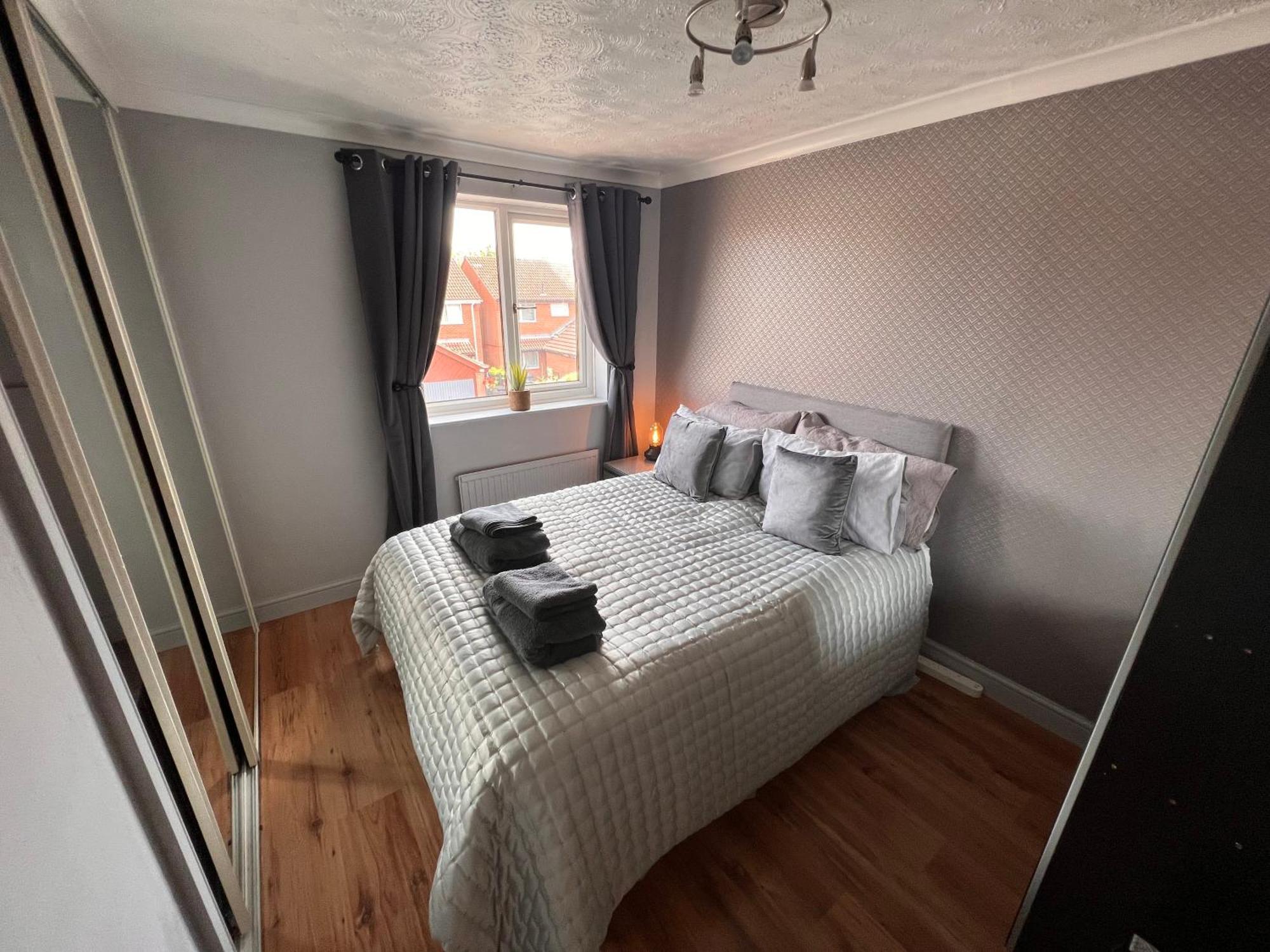 Contractors Or Family House - M1 Nottingham - Ikea Retail Park - Catkin Drive - 2 Bed Home With Driveway, Private Garden, Sleeps 4 - Tv'S In All Rooms Giltbrook Dış mekan fotoğraf