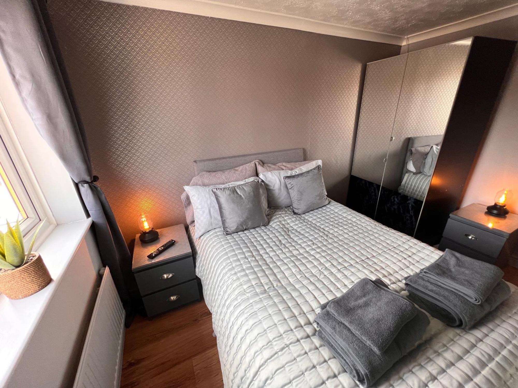 Contractors Or Family House - M1 Nottingham - Ikea Retail Park - Catkin Drive - 2 Bed Home With Driveway, Private Garden, Sleeps 4 - Tv'S In All Rooms Giltbrook Dış mekan fotoğraf