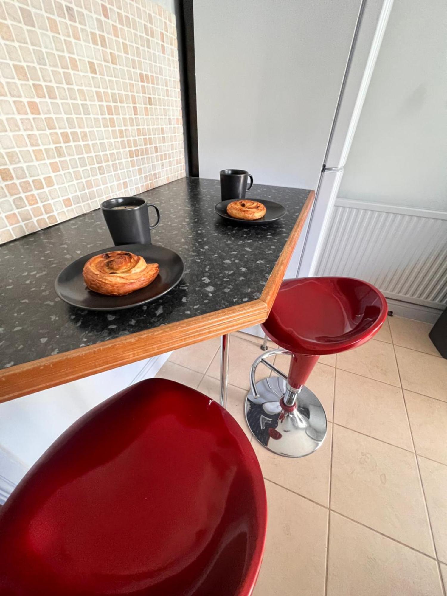 Contractors Or Family House - M1 Nottingham - Ikea Retail Park - Catkin Drive - 2 Bed Home With Driveway, Private Garden, Sleeps 4 - Tv'S In All Rooms Giltbrook Dış mekan fotoğraf