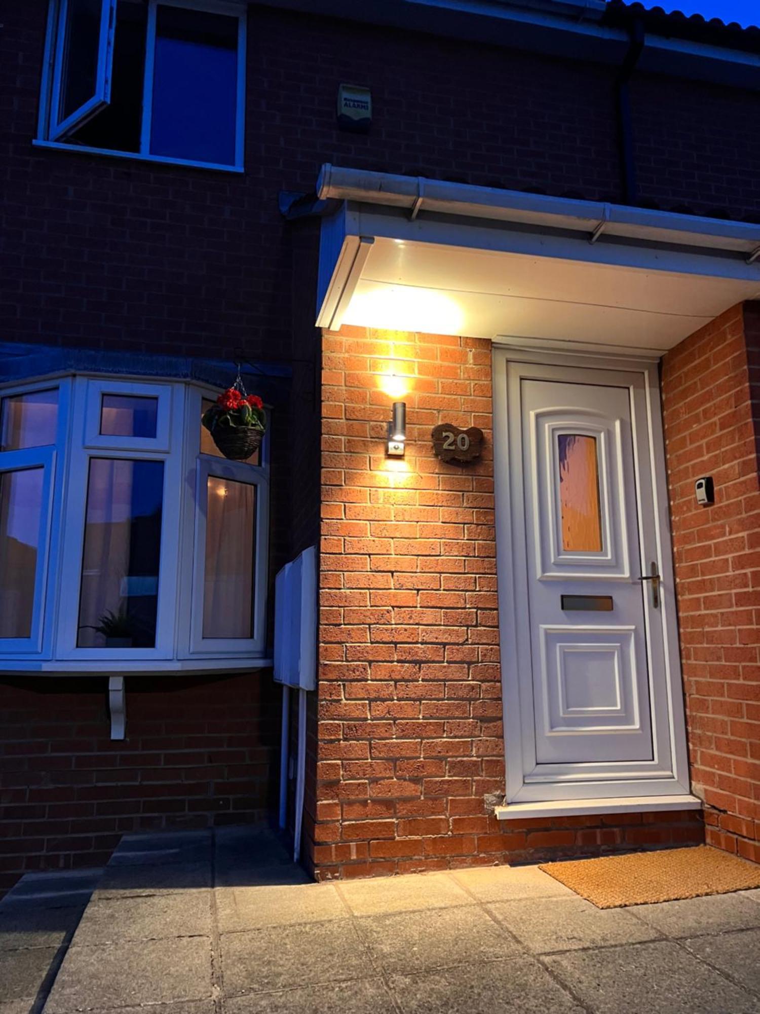 Contractors Or Family House - M1 Nottingham - Ikea Retail Park - Catkin Drive - 2 Bed Home With Driveway, Private Garden, Sleeps 4 - Tv'S In All Rooms Giltbrook Dış mekan fotoğraf